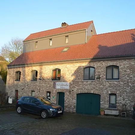 De Dubbelmolen Bed & Breakfast Tongeren